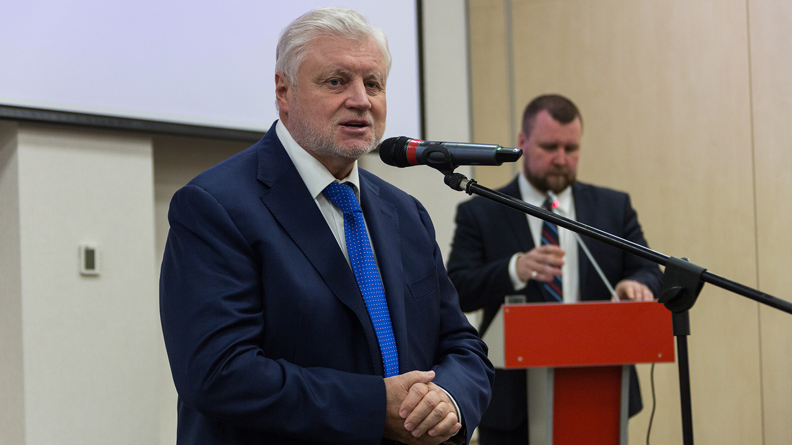 Миронов предложил увеличить зарплаты воспитателей в детсадах